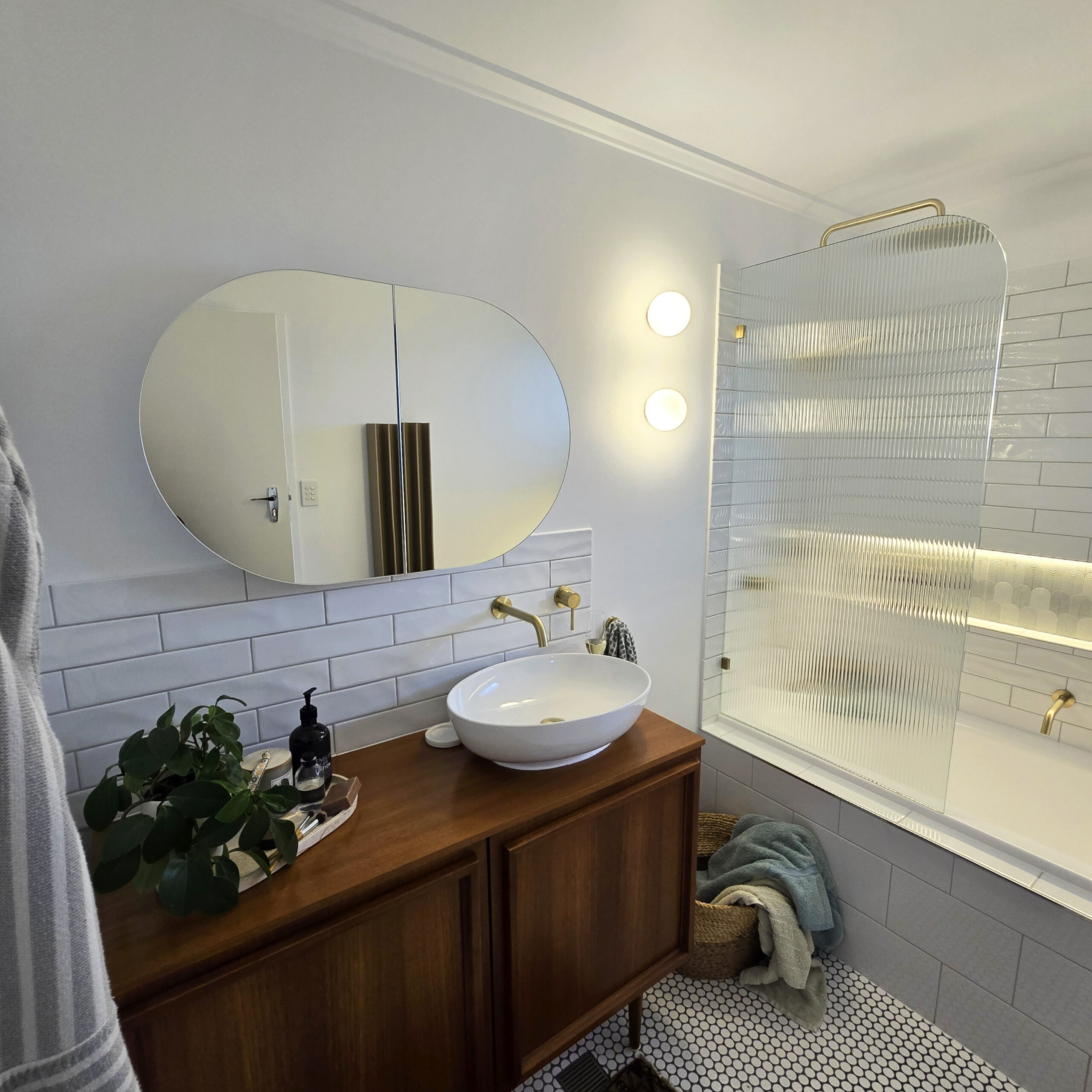 Sally's mid-century modern bathroom renovation
